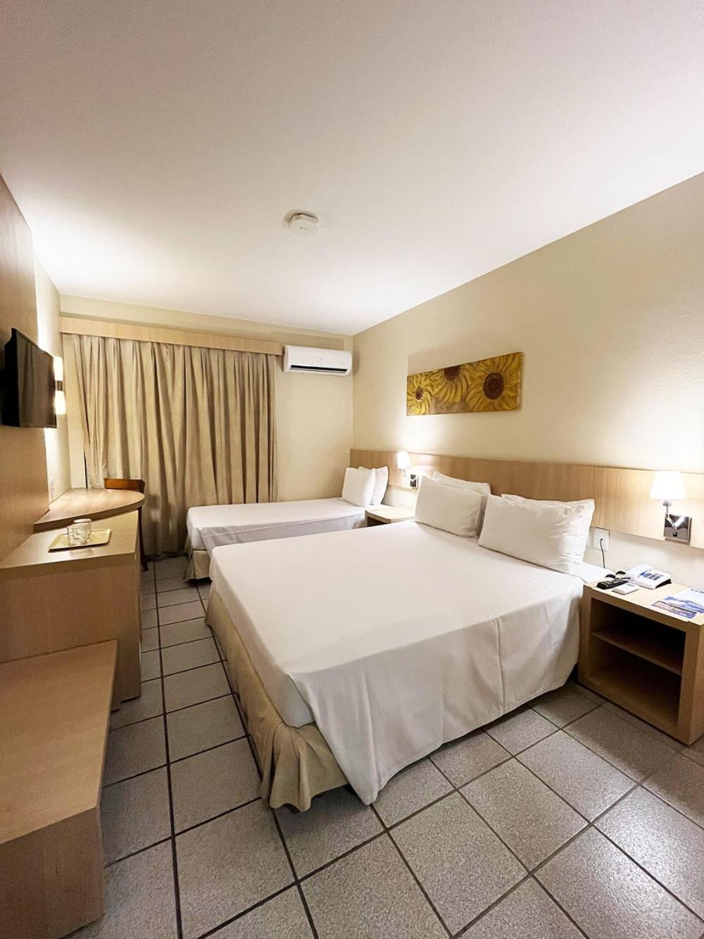 Quarto Triplo Standard com Vista para a Cidade